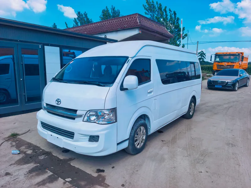 TOYOTA Hiace 15-seater Minibus