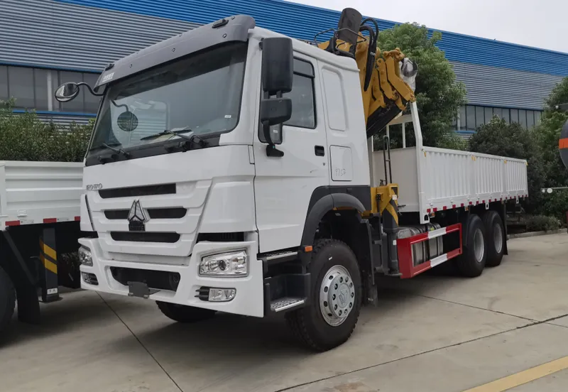 HOWO 6×4 Folding Arm Truck-Mounted Crane, 371 HP