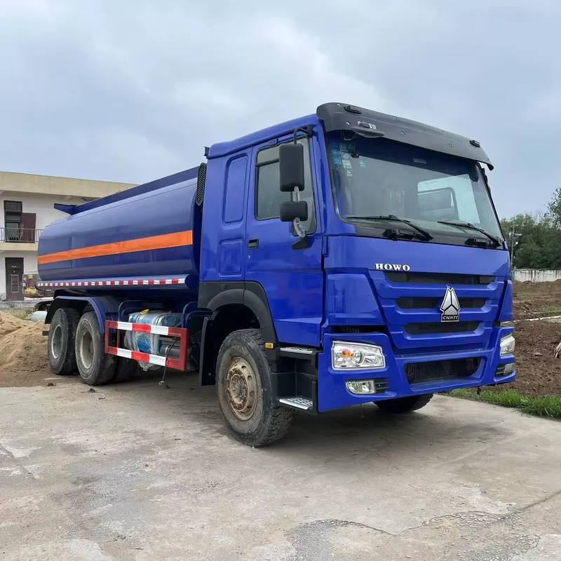 SINOTRUK HOWO 371HP Tanker Truck