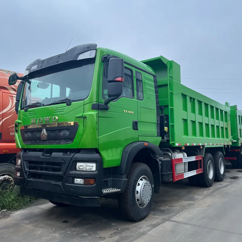 SINOTRUK HOWO 400 ch 8x4 Reconditionné Camion-benne