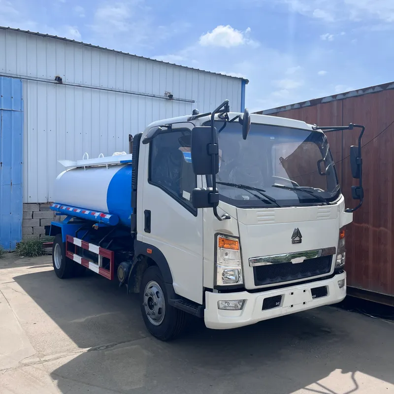 豪沃4×2 130马力油罐车