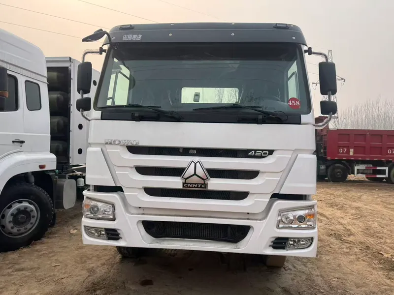 豪沃 6x4 420 马力牵引车