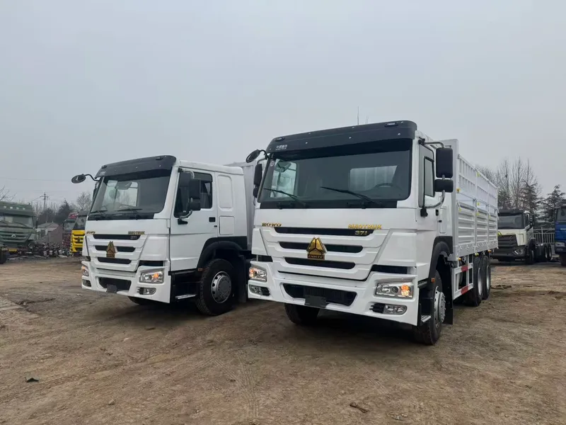 豪沃 HOWO 6×4 371 马力仓栅车